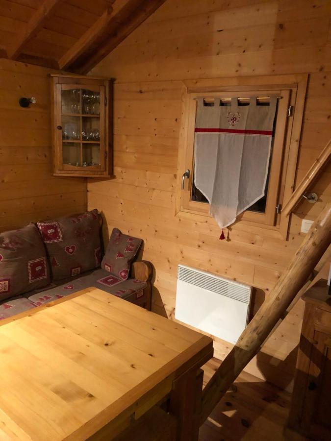 La Cabane A L'Oree Des Bornes Evires Bagian luar foto